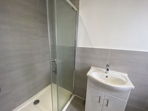 Ensuite- click for photo gallery